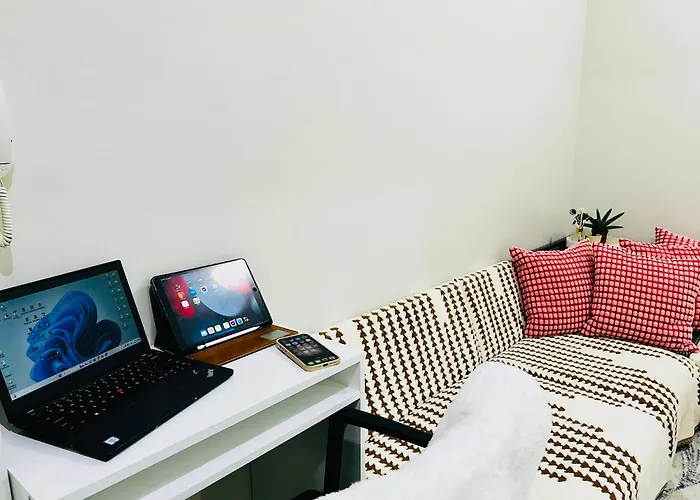 Aparthotel Casa Staycation & 4*